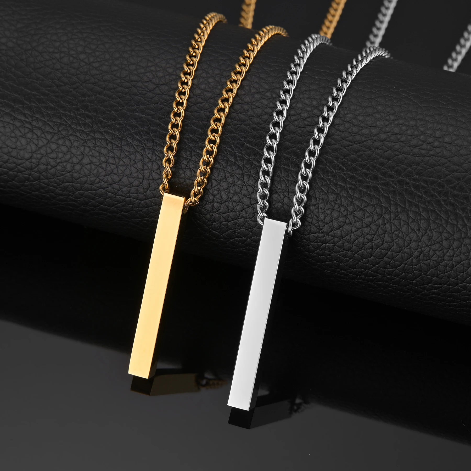 SQUARE PENDANT NECKLACE
