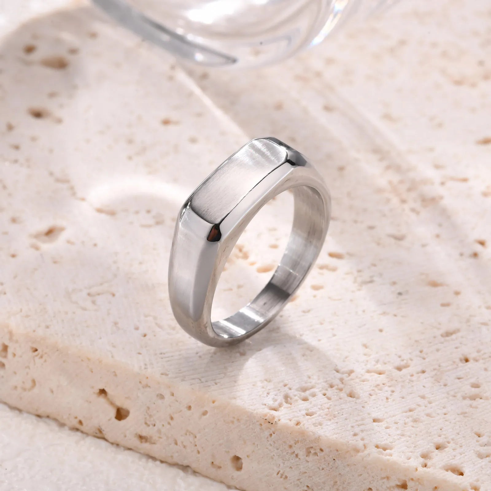 MINIMAL SIGNET RING