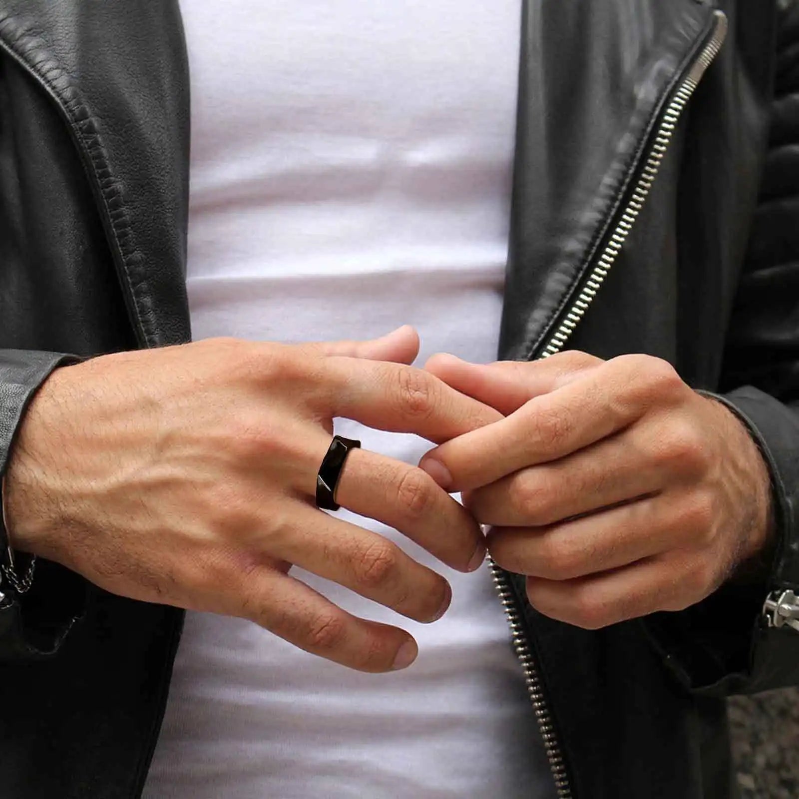 PENTAGONAL RING